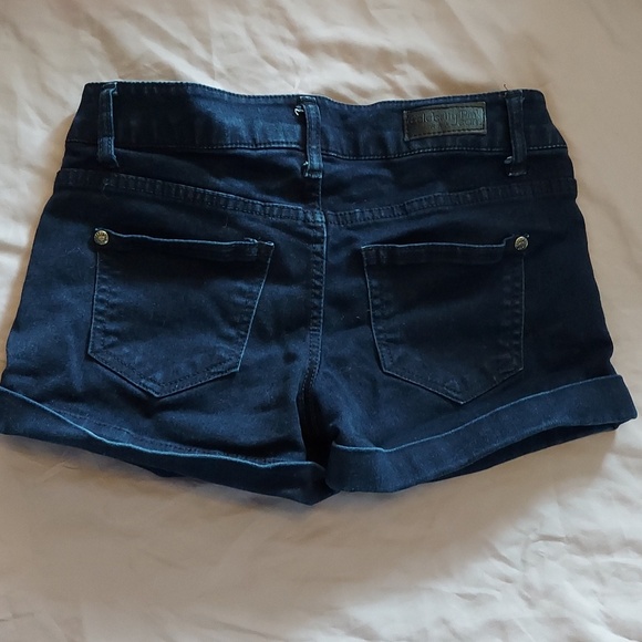 Free with the purchase of 2 other items. Y2K low rise dark wash shorts size 3 - Picture 3 of 5